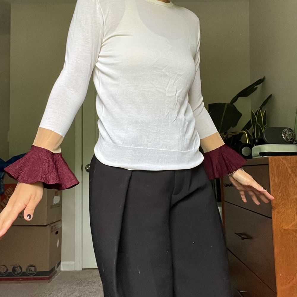 TOGA White Top Knitwear with Burgundy and Tan Sleeves size 36 stain in pics
